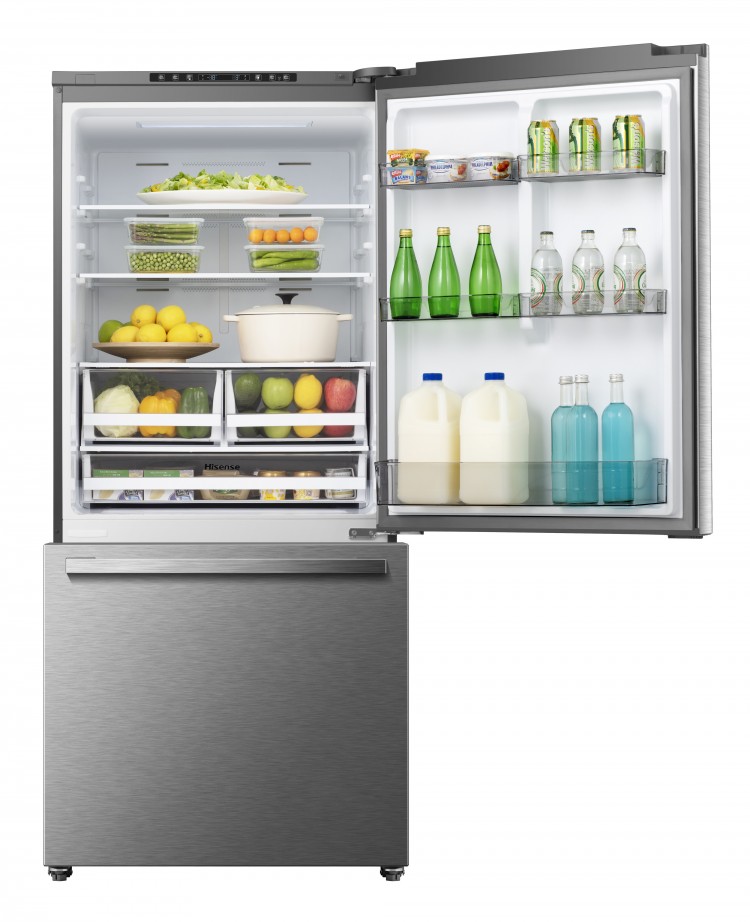 Hisense 20.9cu ft BottomFreezer Refrigerator with Ice Maker