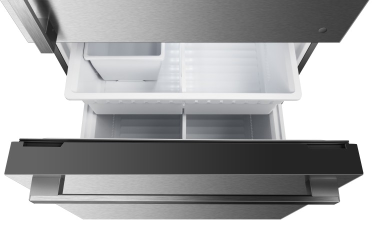 Hisense 20.9cu ft BottomFreezer Refrigerator with Ice Maker